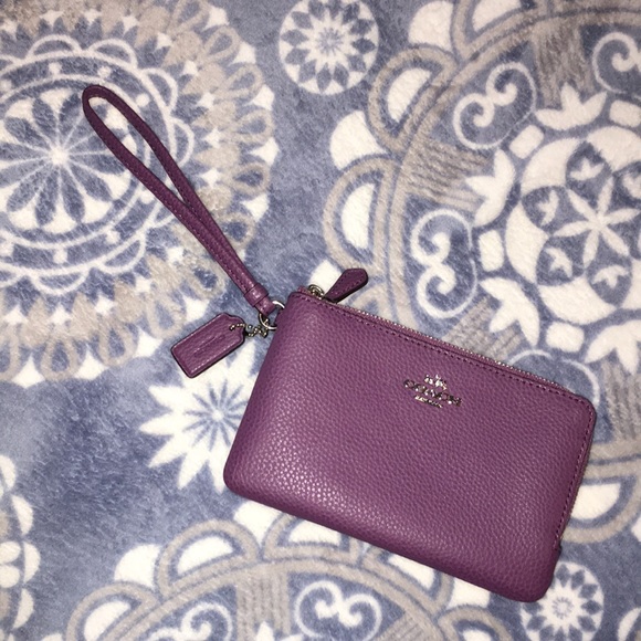 Coach Handbags - Coach Wristlet